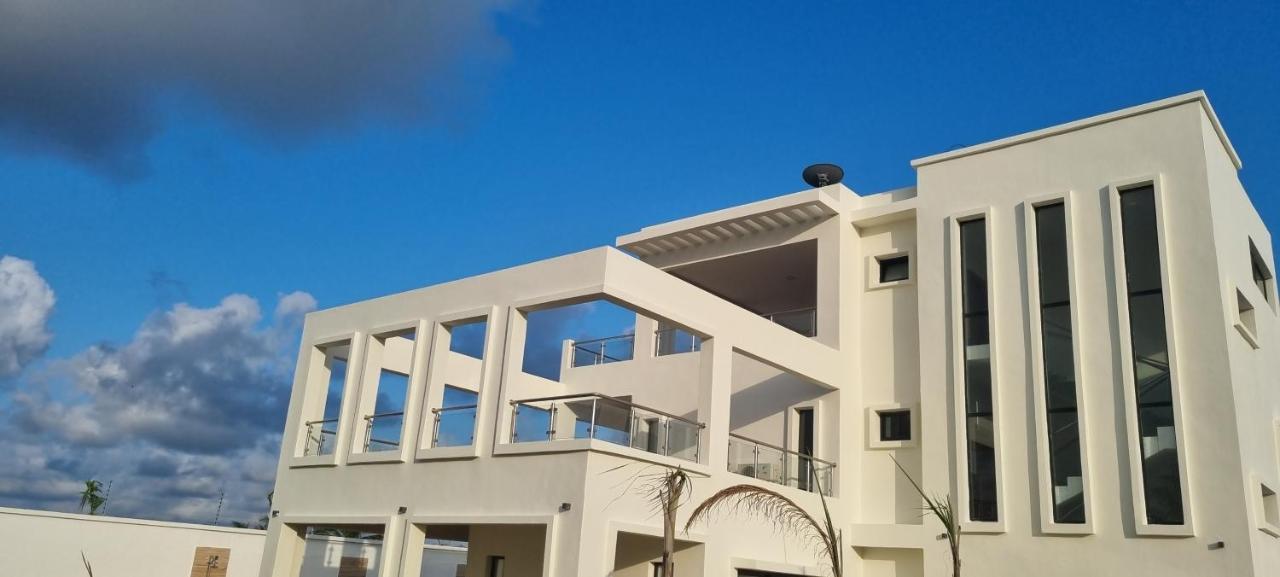 Villa Bolati, Avec Piscine, Jacuzzi, Jardin Et Vue Bonoua 外观 照片